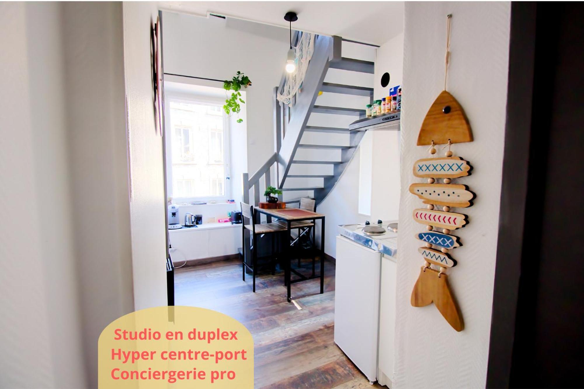 Petit Duplex Lumineux, Hyper Centre A 2 Pas Du Port, Intendance Luxury Host شيربوغ أون كوتننتين المظهر الخارجي الصورة