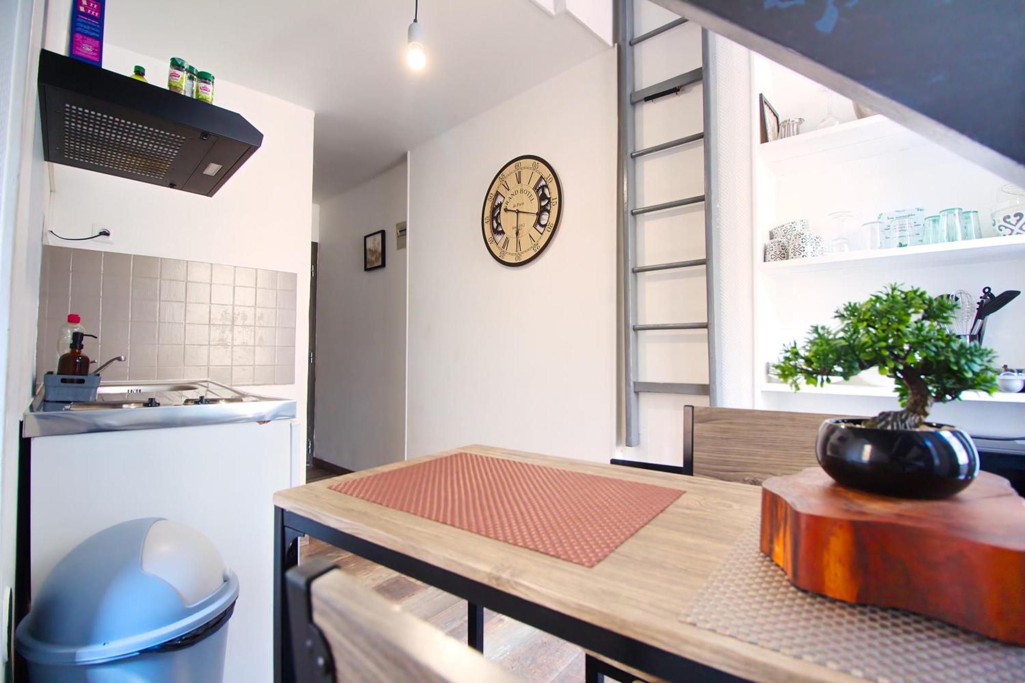 Petit Duplex Lumineux, Hyper Centre A 2 Pas Du Port, Intendance Luxury Host شيربوغ أون كوتننتين المظهر الخارجي الصورة